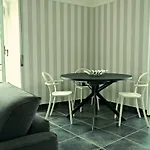 Downtown Apartment - Maison Lucilla